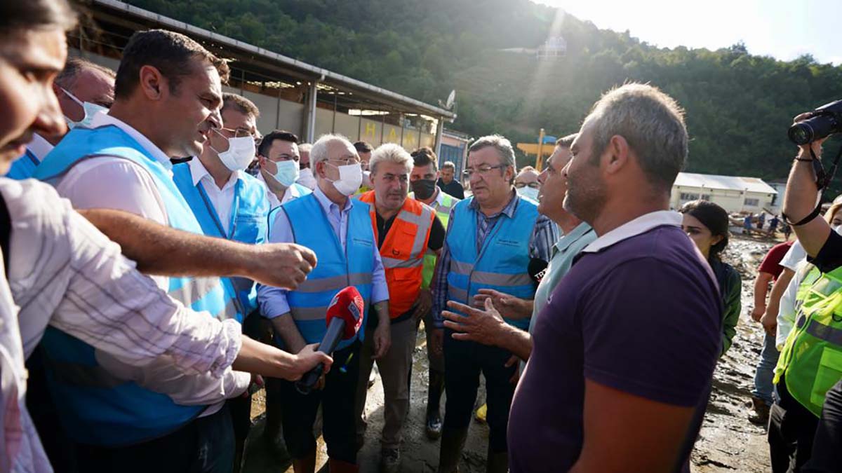 Ailesini selde kaybeden babadan Kılıçdaroğlu'na yürek dağlayan sözler