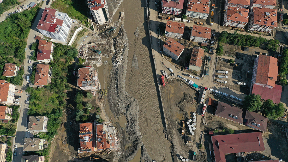 Sel felaketinde bilanço ağırlaşıyor: Can kaybı 59'a yükseldi