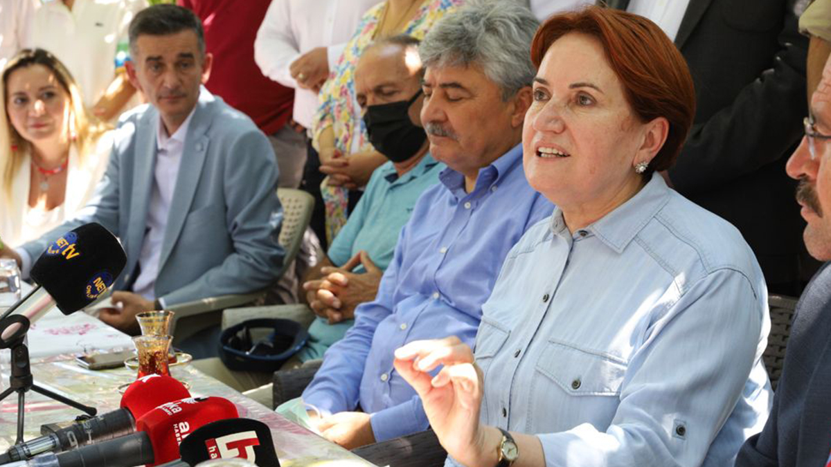 Akşener'den 'hudut namustur' pankartı tepkisi: Alınlarımıza asarız