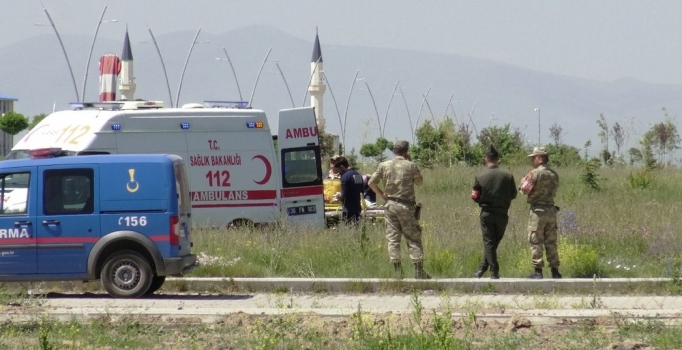 Kars Sarıkamış’ta bir arazide cephanelik ele geçirildi