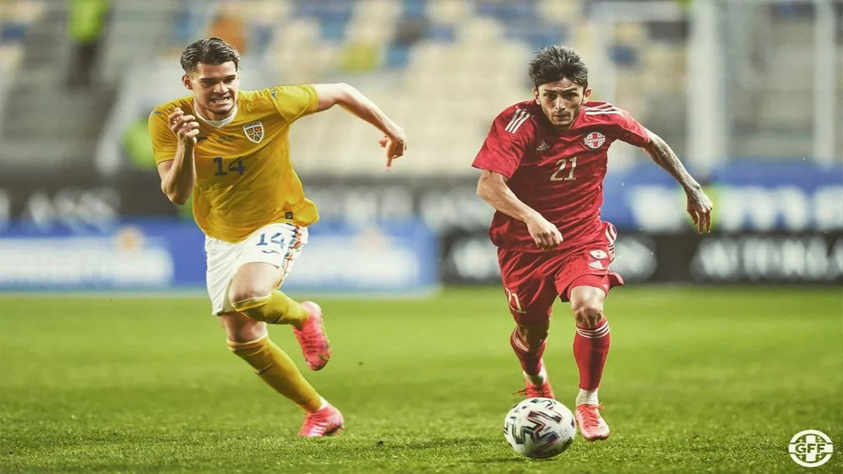 Trabzonspor Gürcü sol bek Irakli Azarovi'nin transferi için görüşmelere başladı