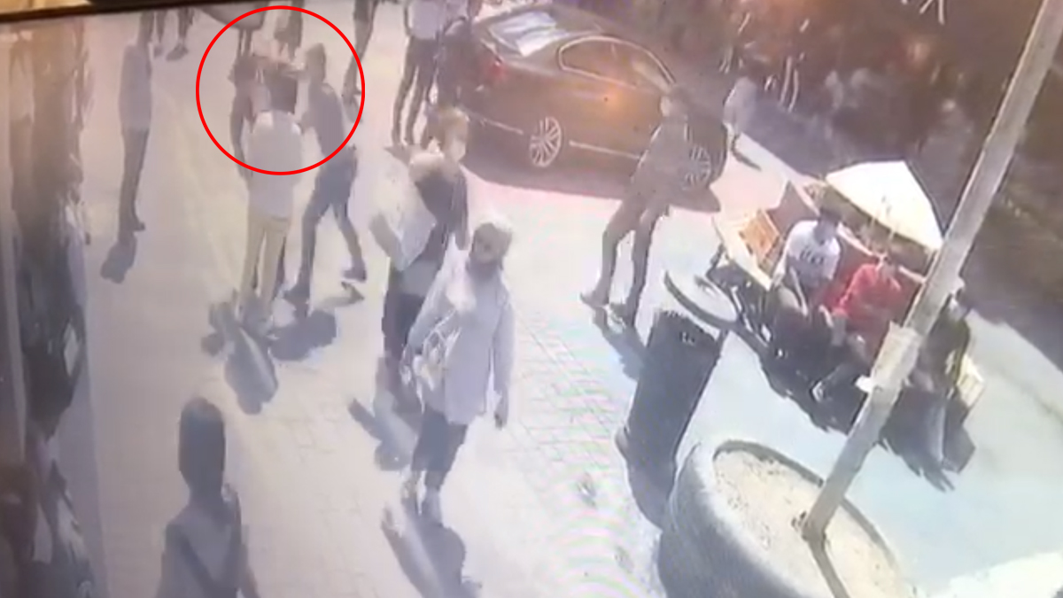 İYİ Parti provokasyonun hedefinde! Buğra Kavuncu'ya yumruklu saldırı