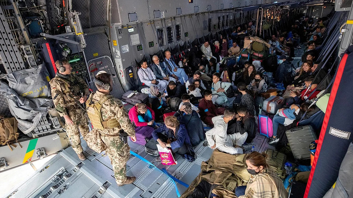 ABD'den aktarmalı tahliye: Aralarında Türkiye de var