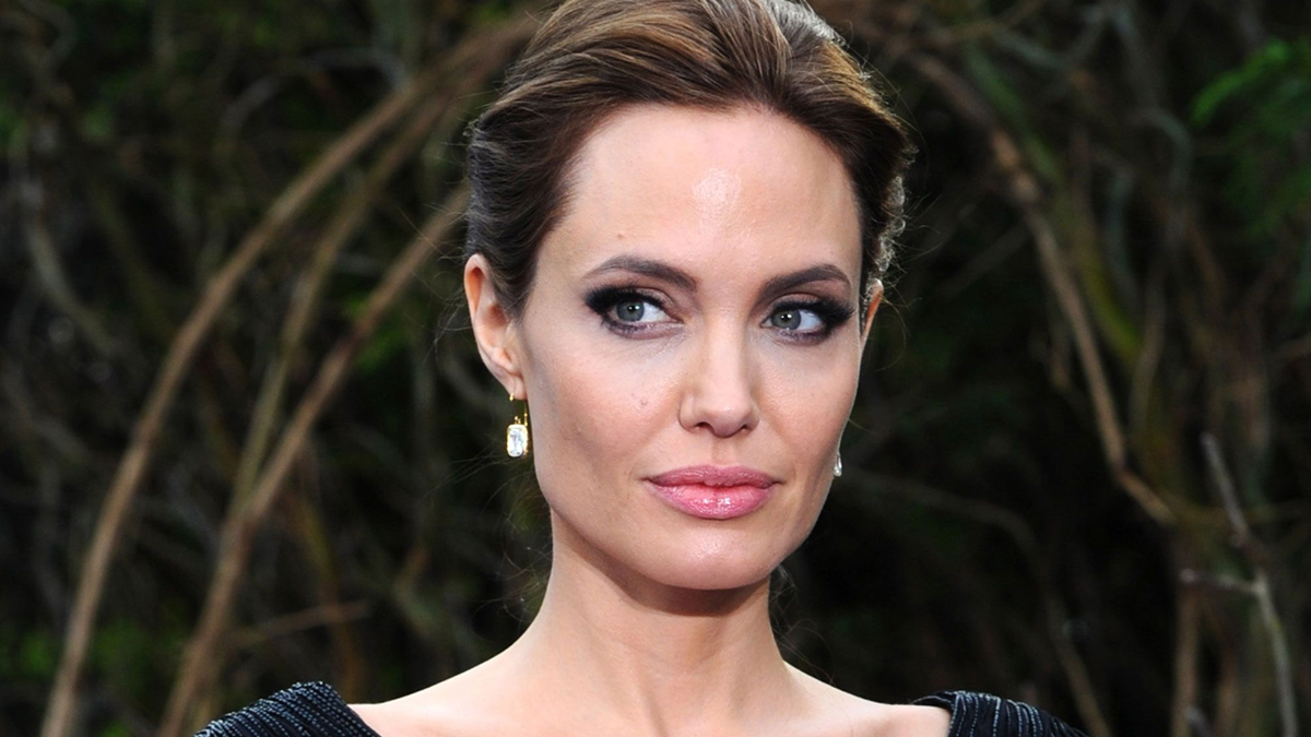 Angelina Jolie, Afganistan için Instagram hesabı açtı