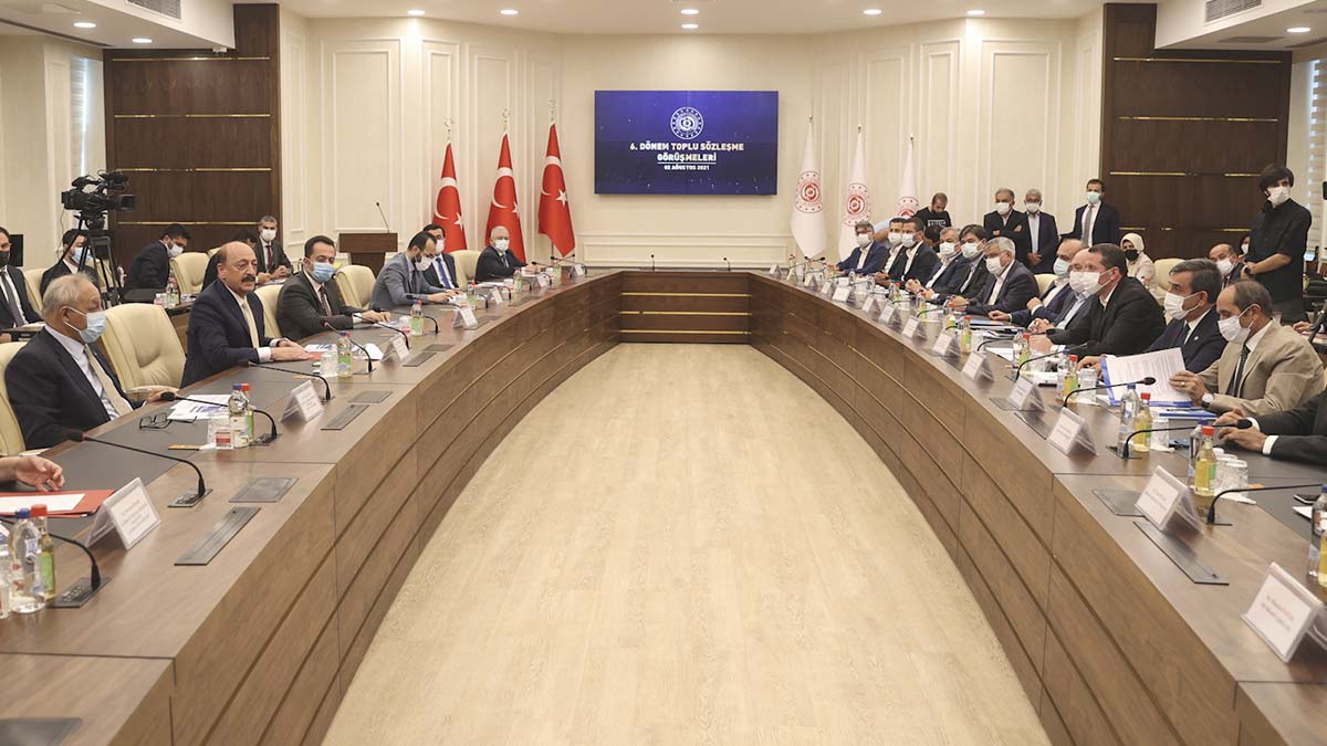 Memurların ve emeklilerinin iki yıllık zam oranı belli oluyor