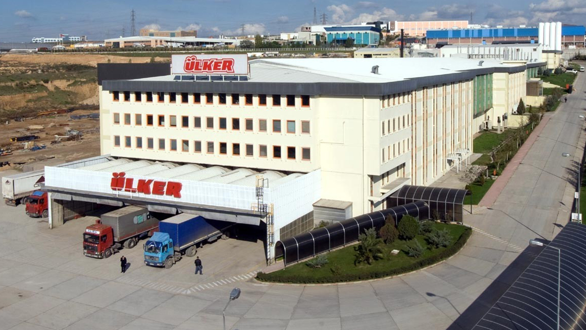 Ülker, kek fabrikasını taşıyor