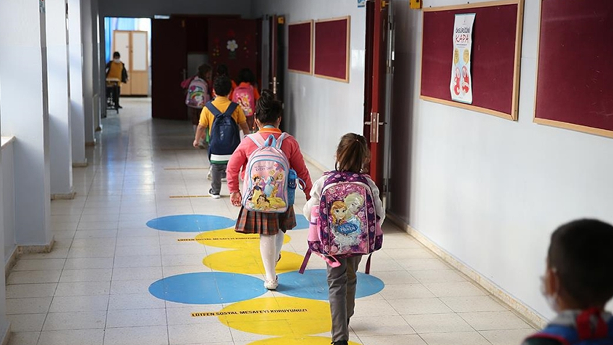 İl Milli Eğitim Müdürlüklerine gönderildi! İşte okullar için 'Kovid rehberi'