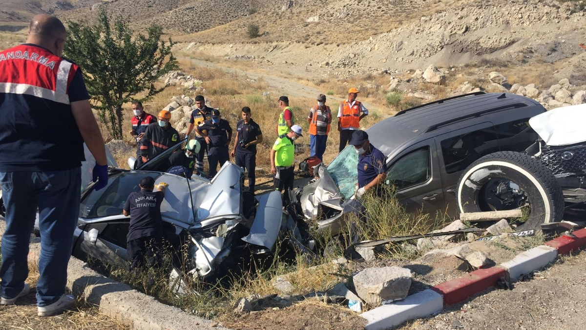Ankara'da zincirleme kaza: Ölü ve yaralılar var