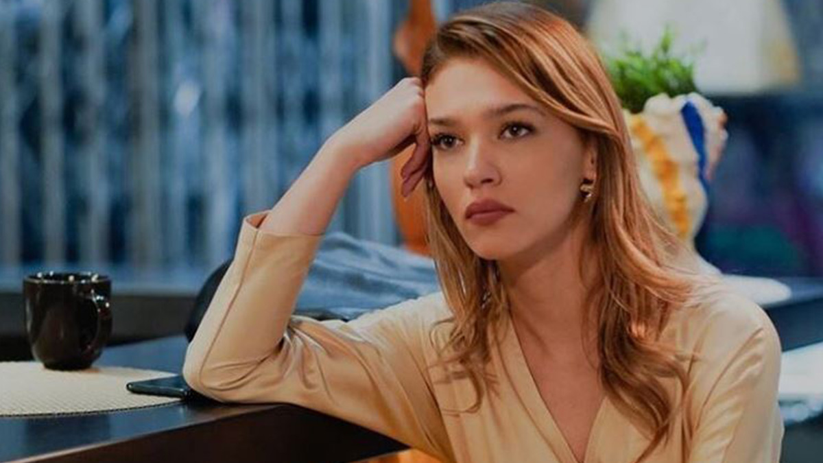 Melisa Döngel uçakta kavga çıkardı