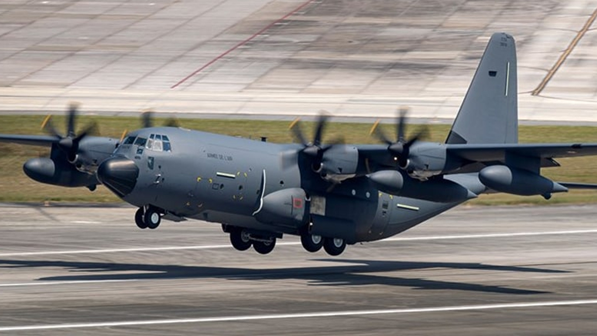 Самолеты 7 букв. Kc-130. Заправщик Kc-130. C130 ВВС Франции. Standard c130.