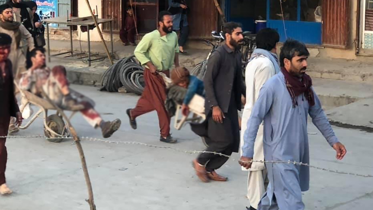 Afganistan'ın başkenti Kabil'de peş peşe patlamalar