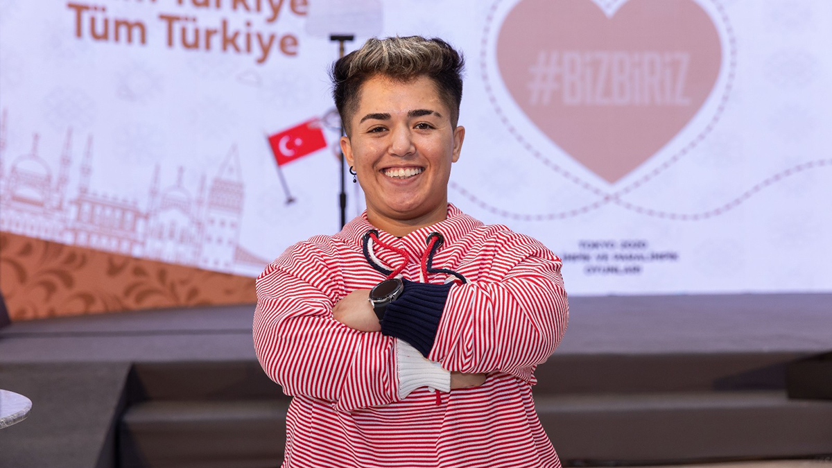 Para halterci Besra Duman'dan bronz madalya