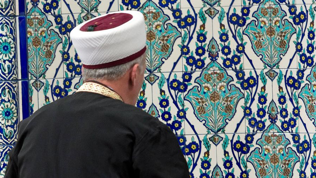 'Diyanet Akademisi' için kanun teklifi hazır: İmam olmak isteyenlere zorunlu tutulacak