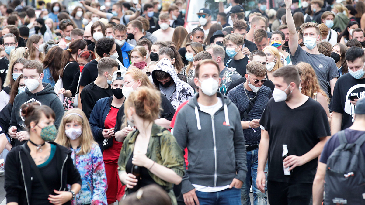 Koronavirüs tartışması Almanya'yı ikiye böldü