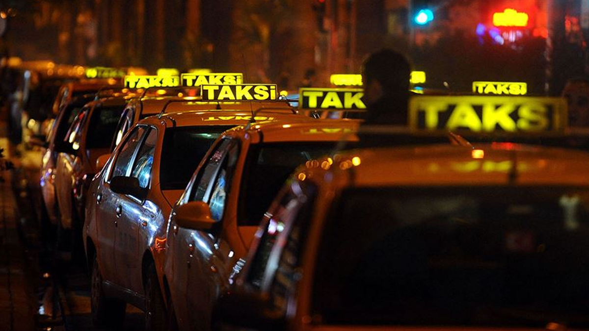 İstanbul'da her iki kadından biri, gece taksiye binmekten korkuyor