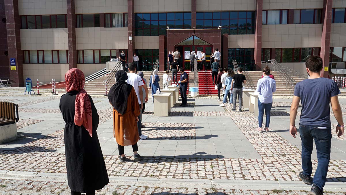 YÖKDİL zor muydu, kolay mıydı? İşte 2021 YÖKDİL/2 sınav yorumları