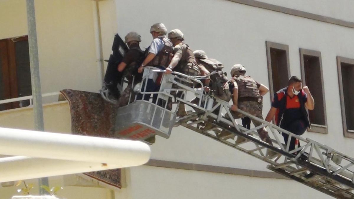 Özel Harekat'tan film gbi operasyon! Çifte cinayet zanlısı böyle yakalandı