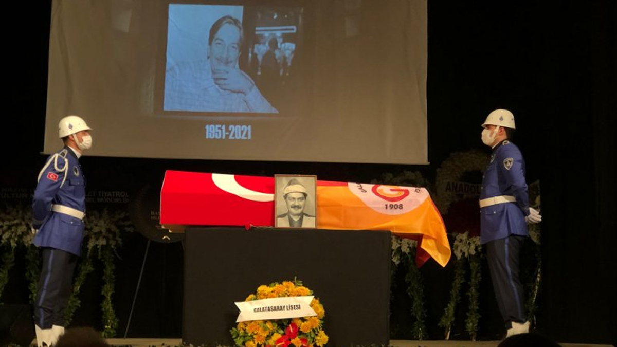 Kavuklu tiyatrocu Ferhan Şensoy son yolculuğuna uğurlandı