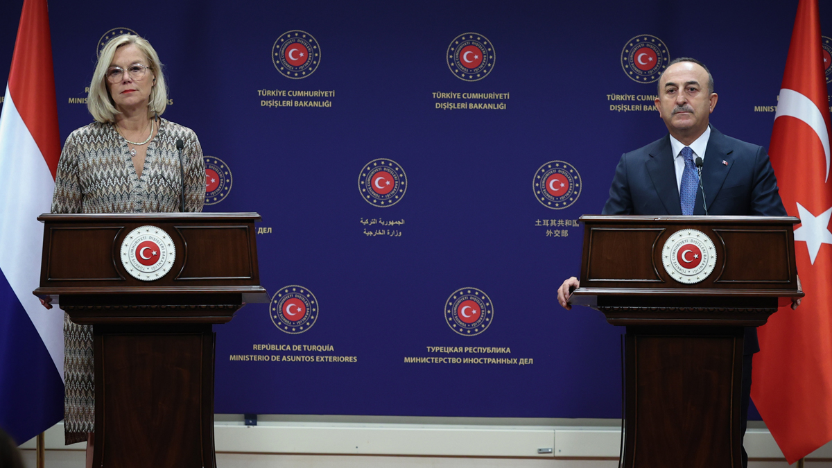 Çavuşoğlu'ndan AB'ye Afgan mülteci yanıtı: 'Para vereyim, Türkiye'de kalsınlar' olmaz