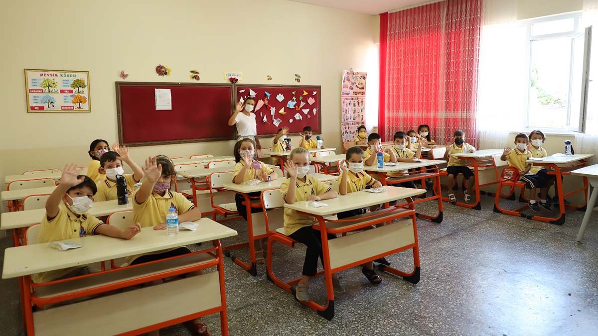 Yüz yüze eğitim tedbirleri halkın yarısında karşılık bulmadı