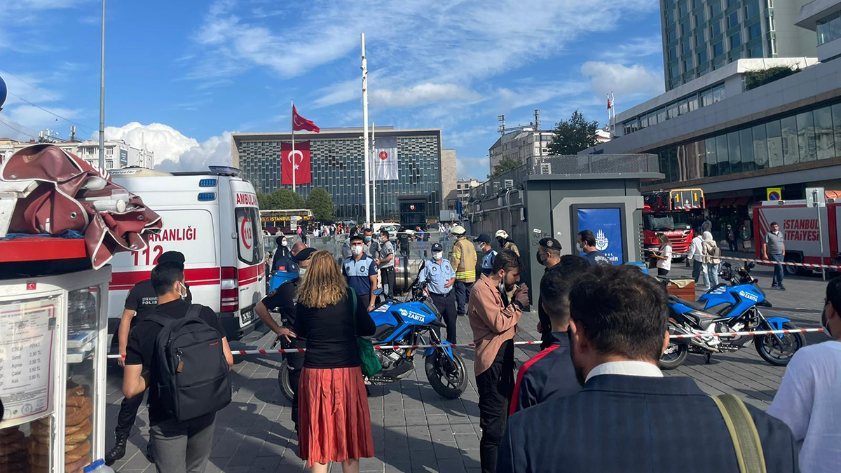 Taksim metro istasyonunda intihar girişimi