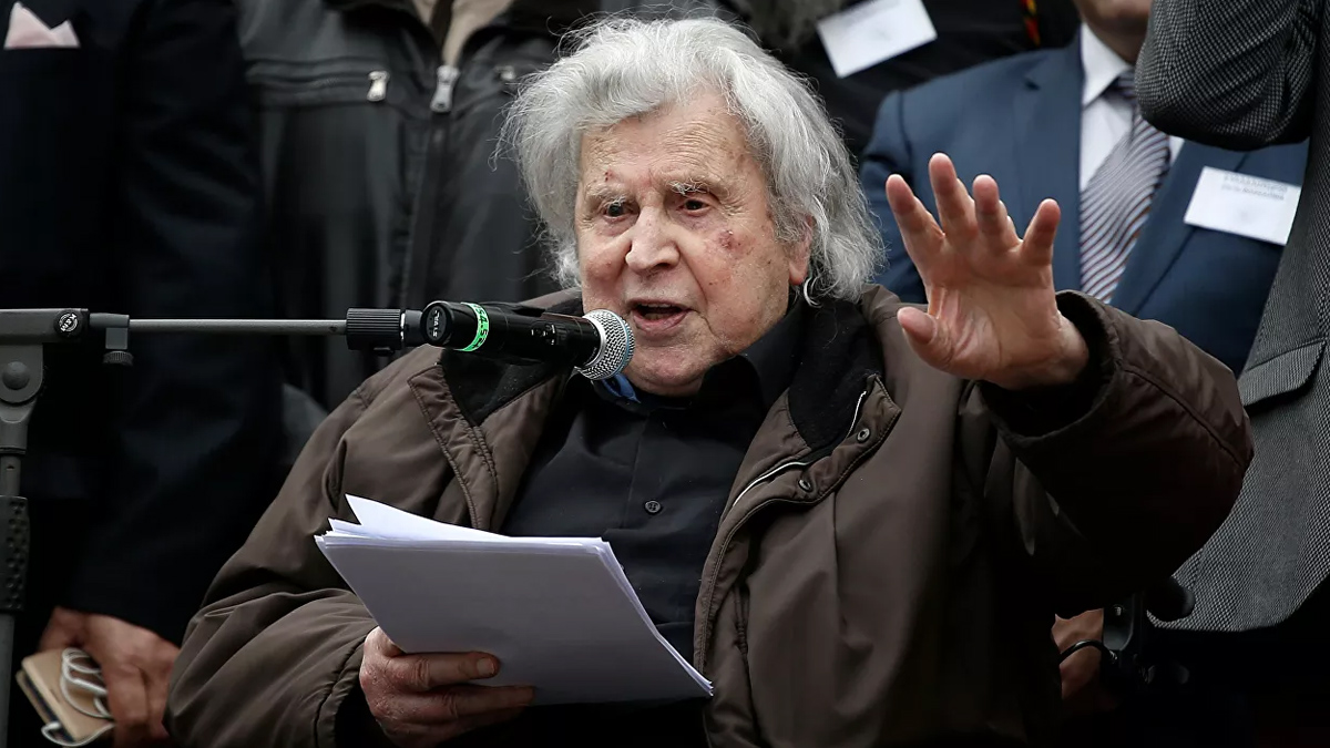 Mikis Theodorakis'e veda: Binler uğurladı...