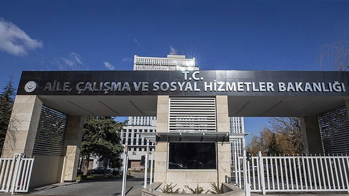 Bakanlığa iki yeni yardımcı atandı