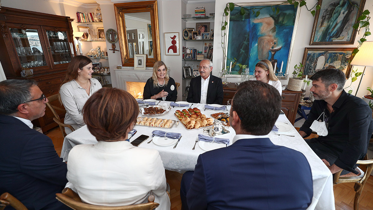 Kılıçdaroğlu'ndan Ferhan Şensoy'un ailesine ziyaret