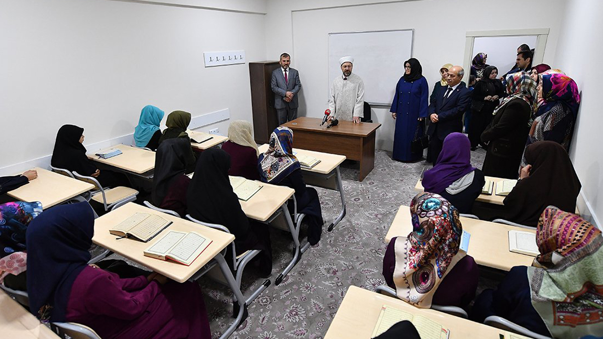 Diyanet İşleri Başkanı Erbaş duyurdu: Diyanet üniversitelere Kur'an kursu açacak