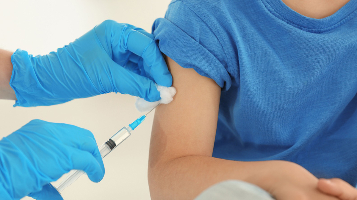 Pfizer 6 aylık bebekler için aşı izni isteyecek