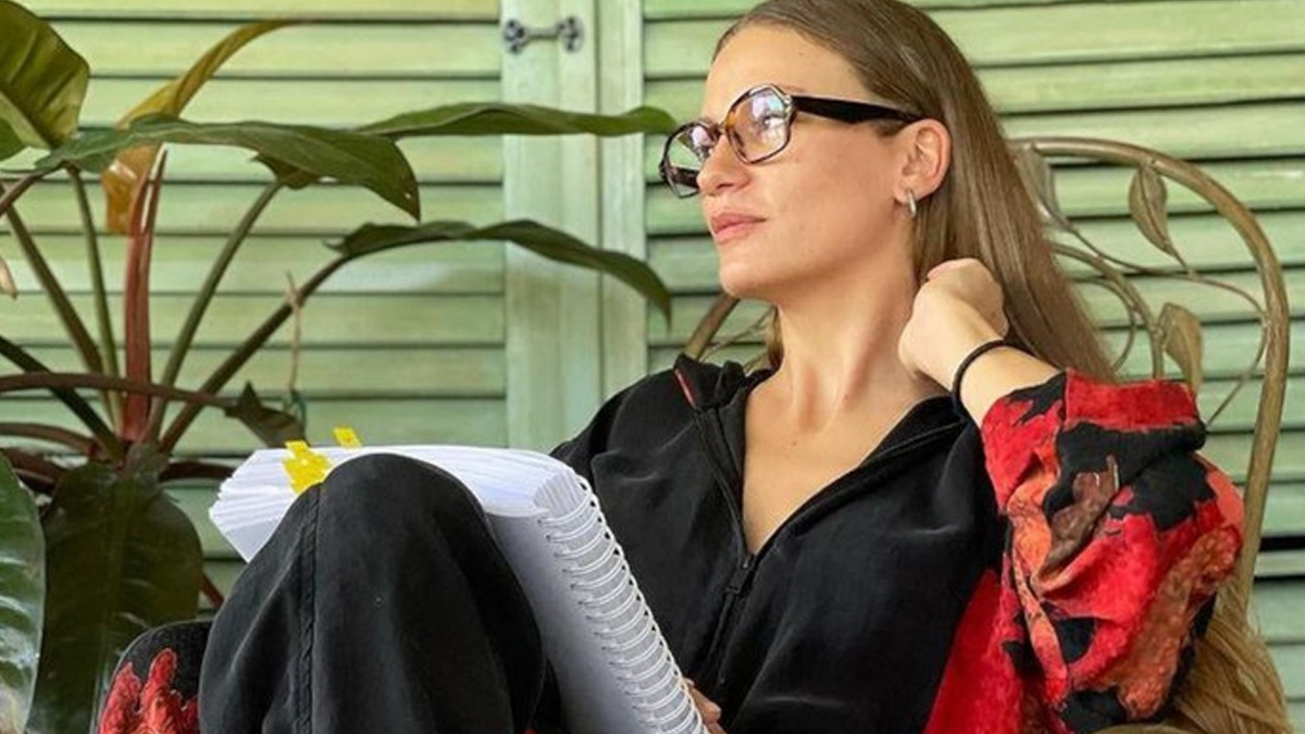 Serenay Sarıkaya ekranlara dönüyor: Geliyor gelmekte olan...