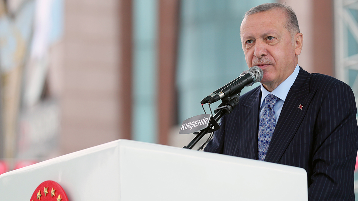 Erdoğan'dan: Fırsatçılarla mücadele ederek enflasyonu düşüreceğiz