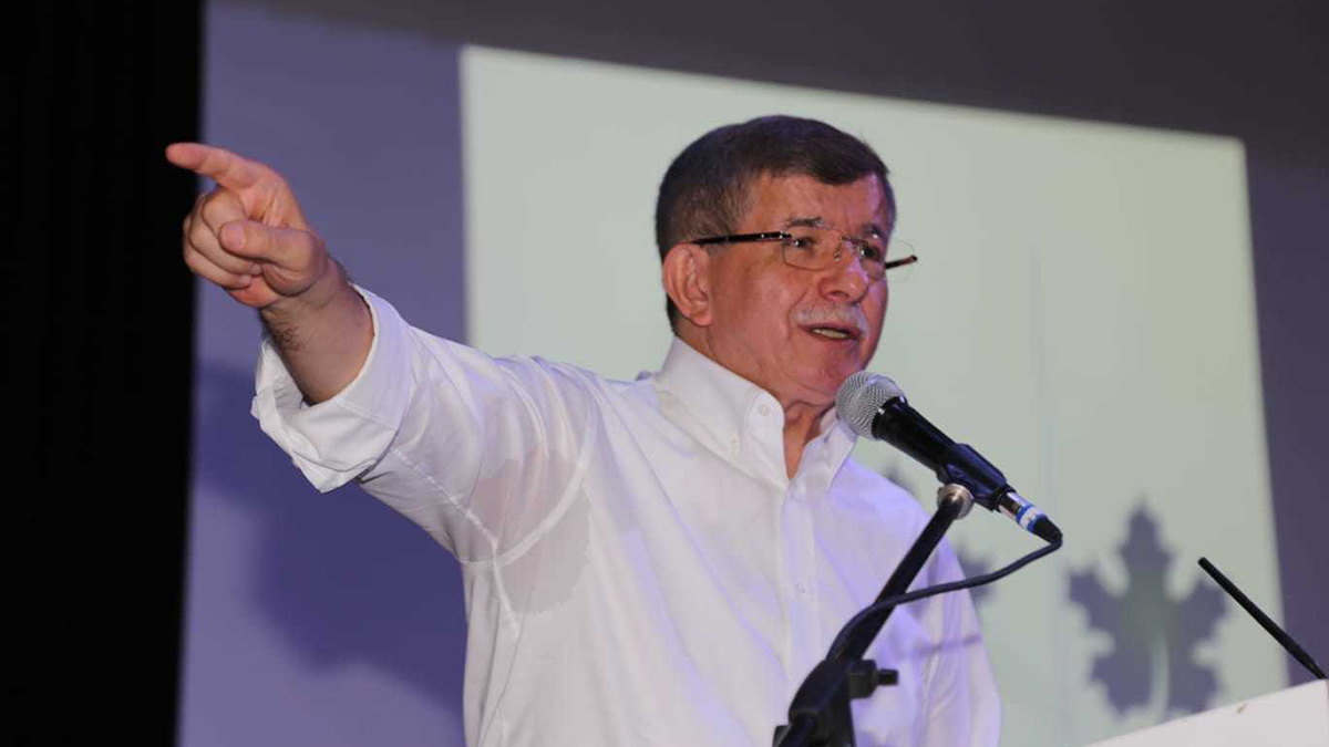 Ahmet Davutoğlu: Erdoğan'ın haline üzülüyorum