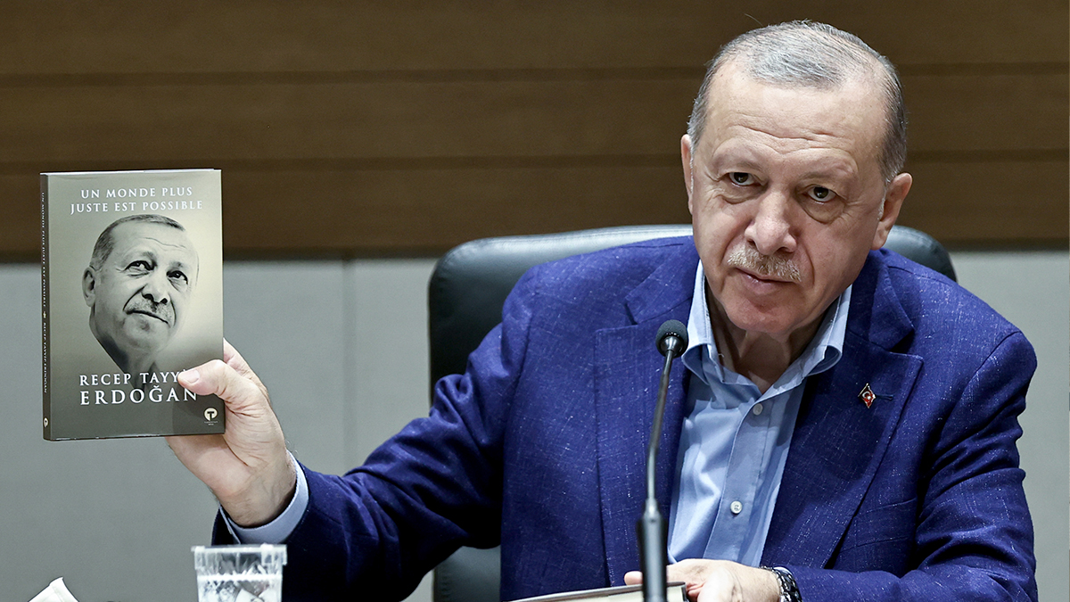 Millet memnun ne abartıyorsun