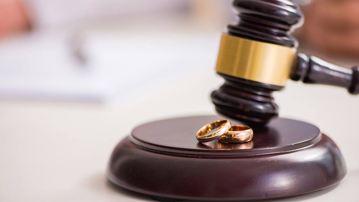 Yargıtay kararını verdi: Evlenmeden önceki soyadını kullananlar dikkat!