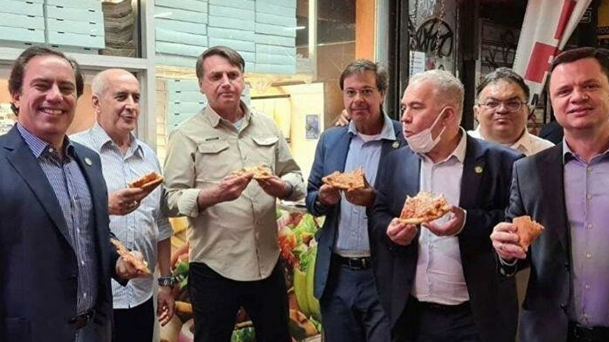 Bolsonaro aşı olmadığı için ABD'de pizzacıya alınmadı
