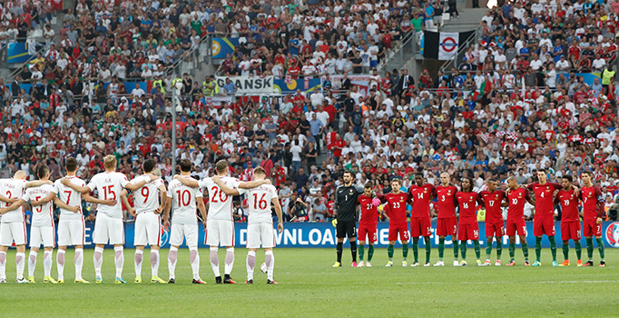 Polonya-Portekiz maçında İstanbul için saygı duruşunda bulunuldu