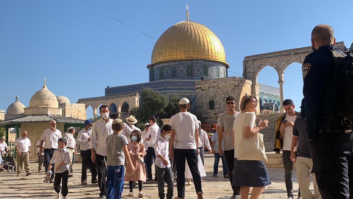 Yüzlerce fanatik Yahudi Mescid-i Aksa'ya girdi