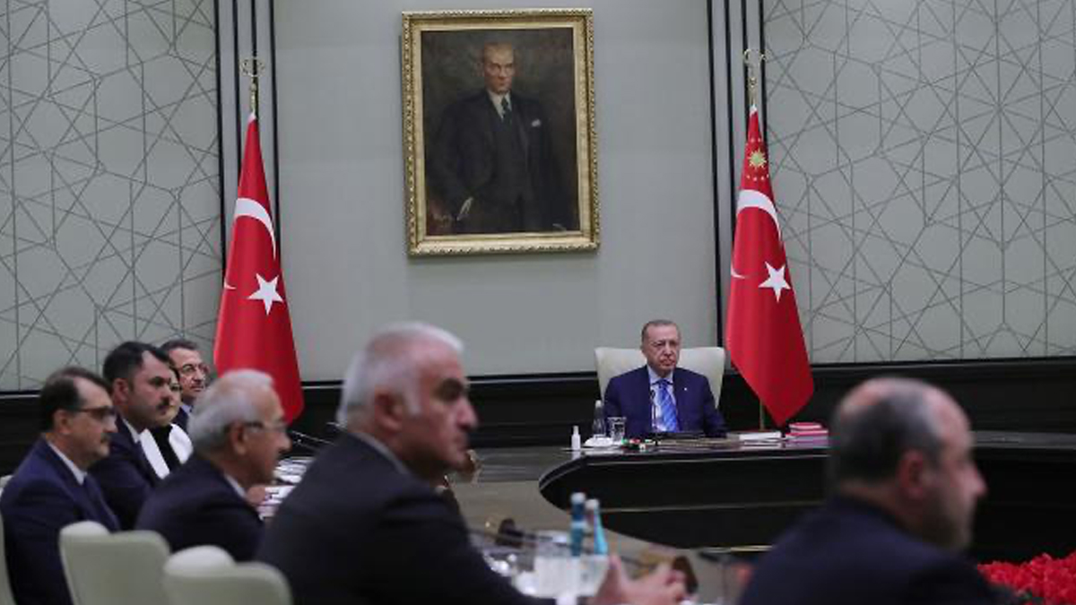 Bakanlar toplantısı yarın! Koronavirüs önlemleri dönüyor mu?