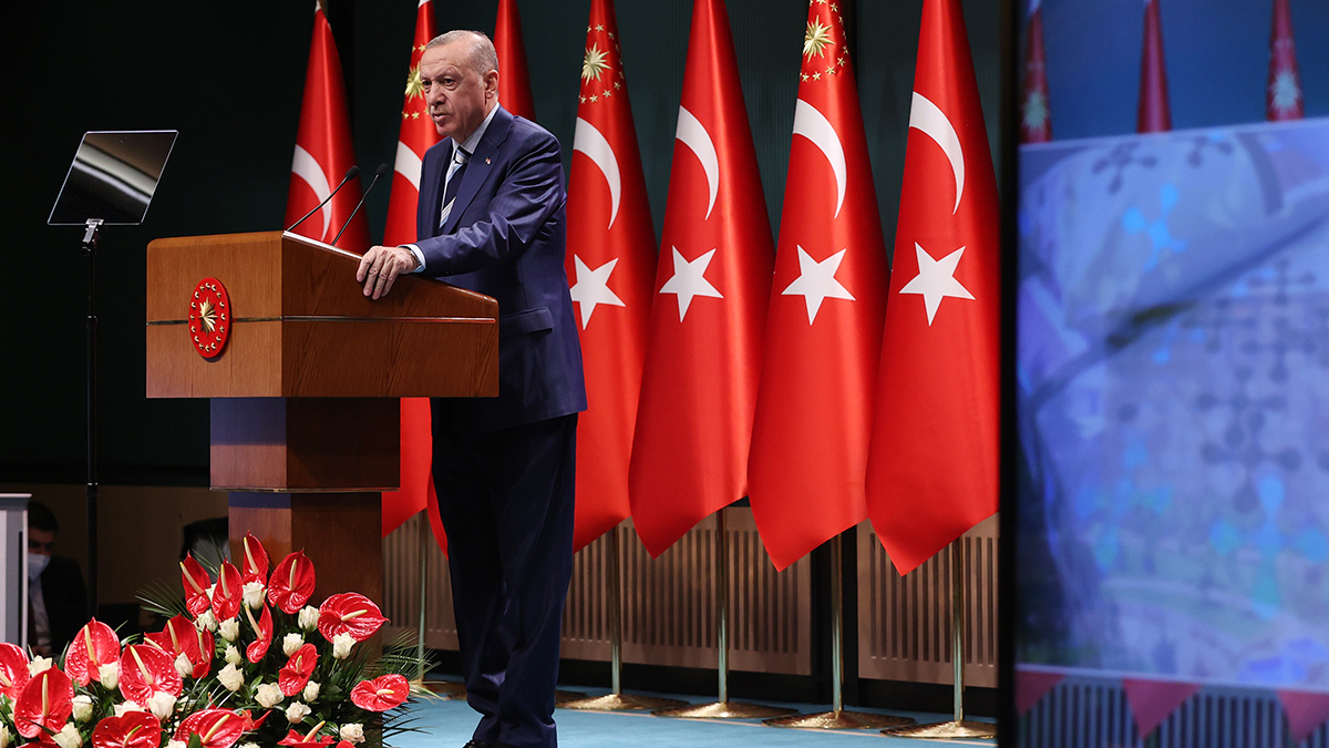 Cumhurbaşkanı Erdoğan: Parkta bankta yatanlar öğrenci değil