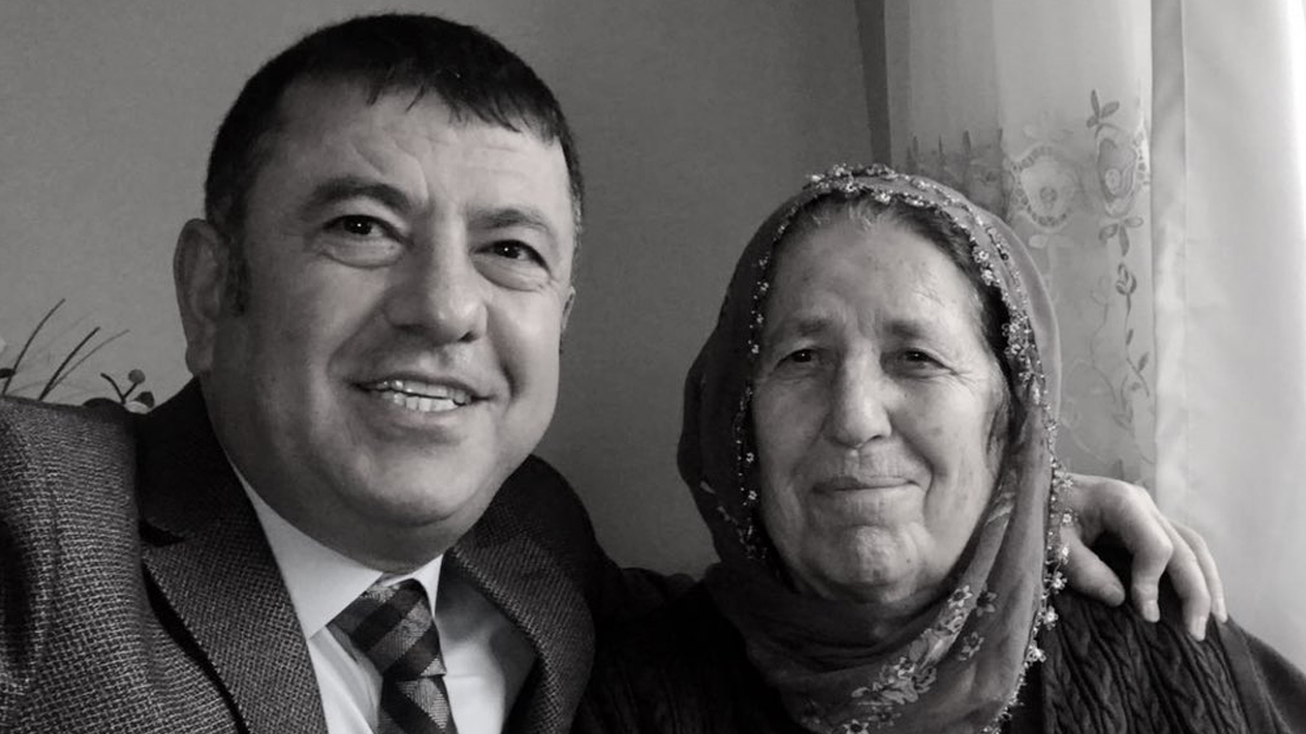 Veli Ağbaba'nın annesi vefat etti