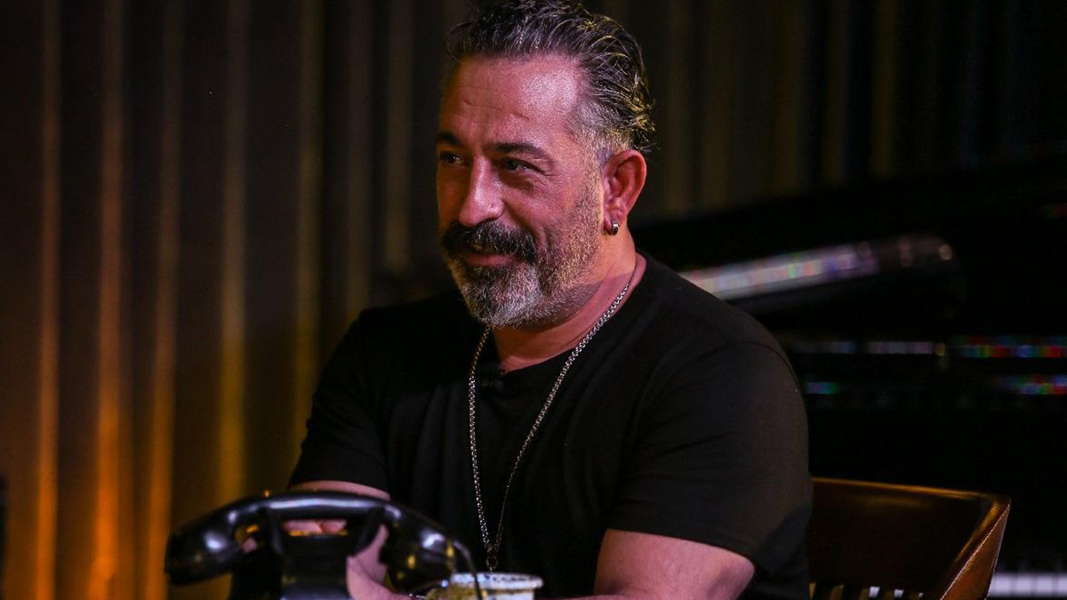 Cem Yılmaz 'Üzüldüğüm haber' diyerek duyurdu 'Pandemi nedeniyle iptal edildi'