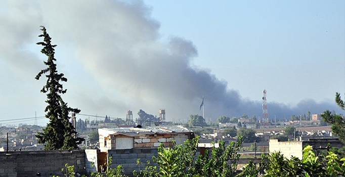 Koalisyon uçakları Telabyad'da yerleşim birimini bombaladı