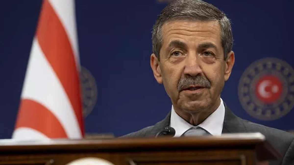 KKTC Dışişleri Bakanı Ertuğruloğlu'ndan 'federal bir formül' tepkisi: Zekamızla alay ediyorlar