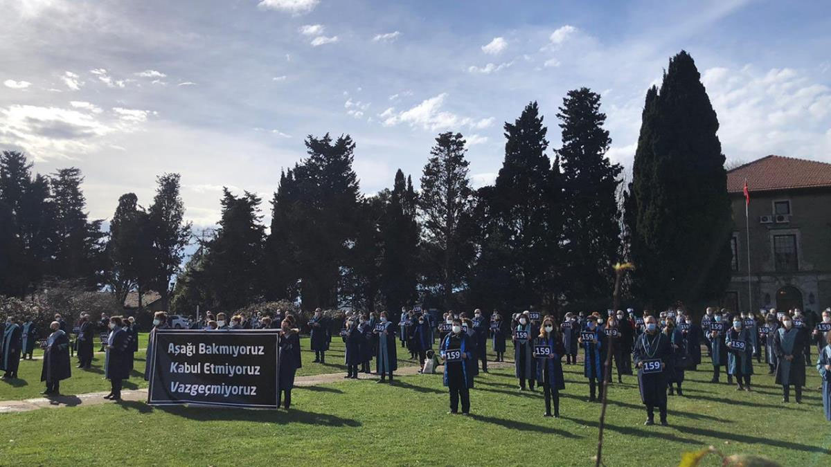 Gözaltına alınan Boğaziçililerden 3'ü serbest, 7'si adliyeye sevk edildi