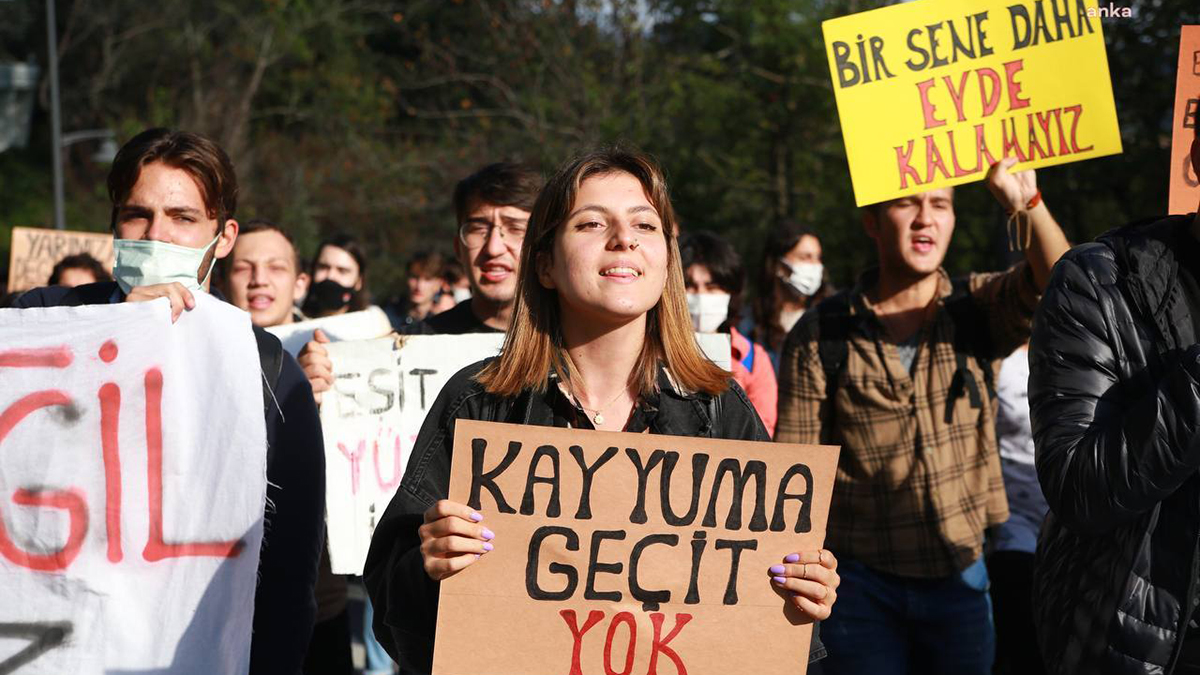 Boğaziçi protestosunda gözaltına alınan öğrencilerden 2'si tutuklandı