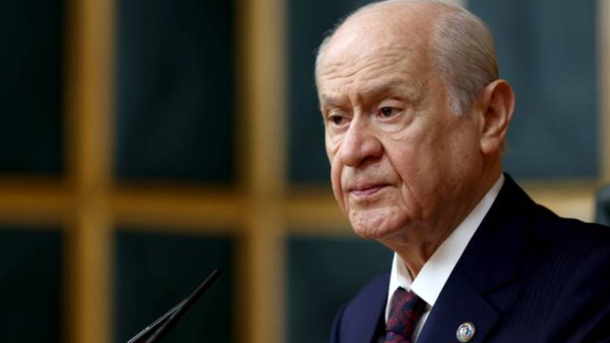 Devlet Bahçeli: Elinizde her zaman kalem yeri geldiğinde de Zülfikar bulunsun