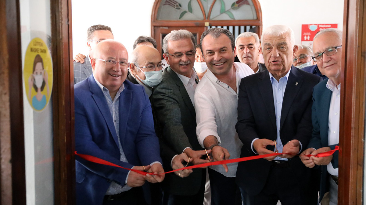 Mehmet Selçuk’un 'Korona Karikatürleri' sergisi açıldı