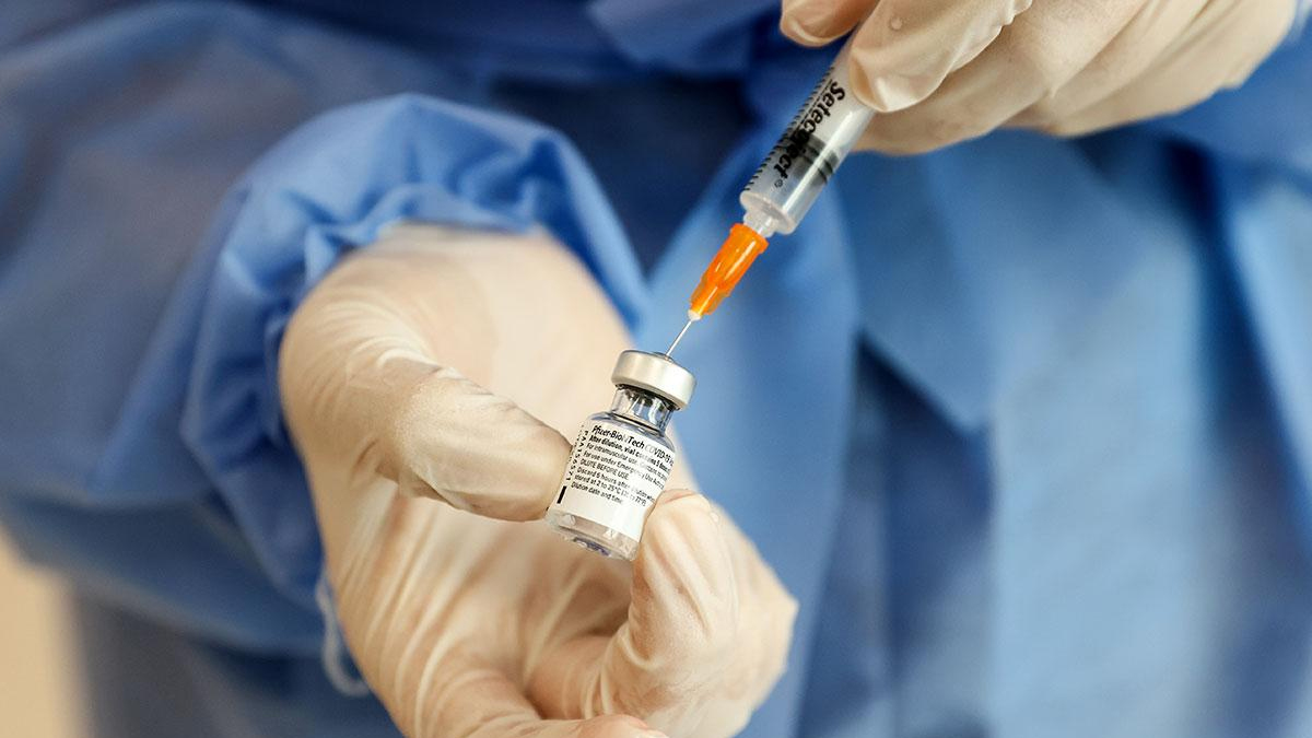 Almanya'nın üçte ikisi tamamen aşılandı