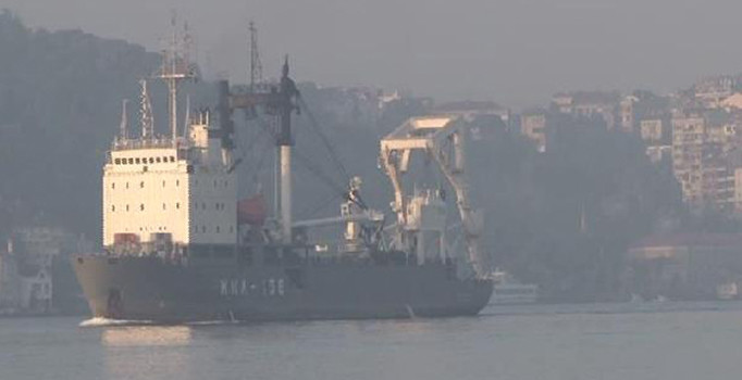 RUS Donanması'na ait 158 borda numaralı savaş gemisi boğazdan geçti